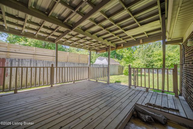 1009 Andle Ct, Louisville, KY 40214