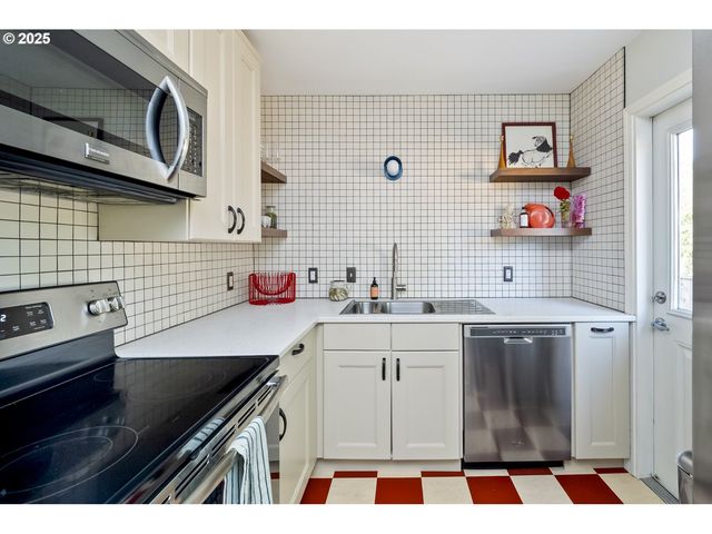 1428 N BRYANT St 2, Portland, OR 97217