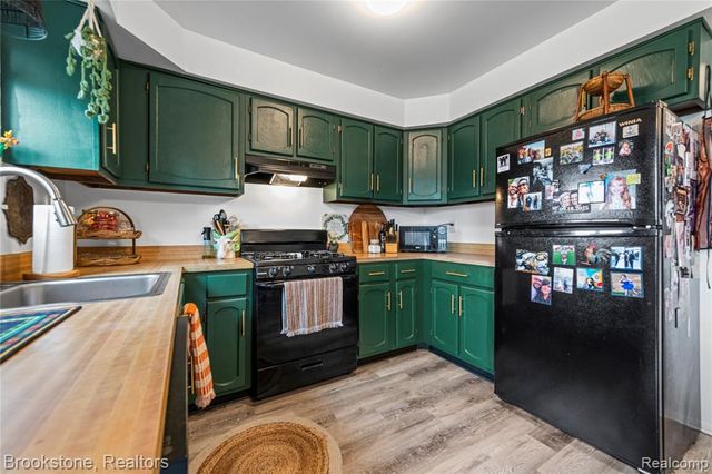 16369 Brittany Drive 43, Roseville, MI 48066