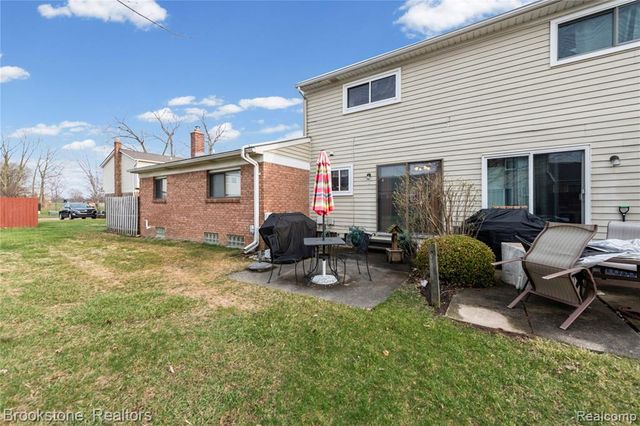 16369 Brittany Drive 43, Roseville, MI 48066