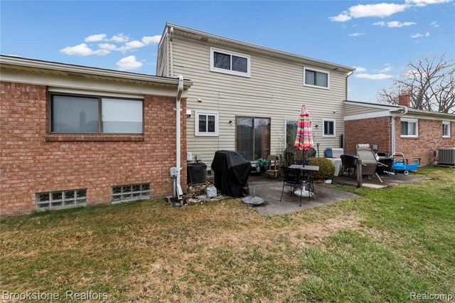 16369 Brittany Drive 43, Roseville, MI 48066