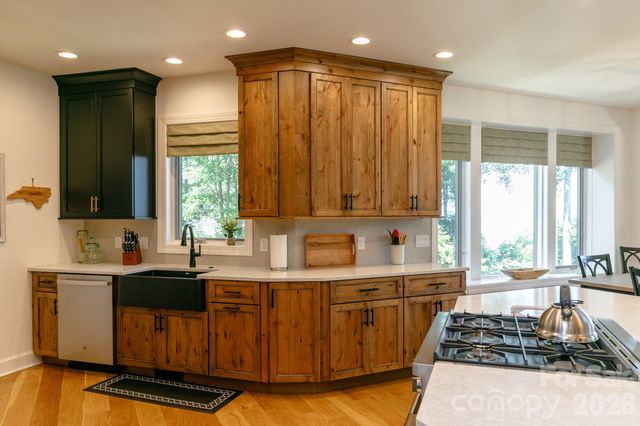 410 Springhouse Drive, Burnsville, NC 28714