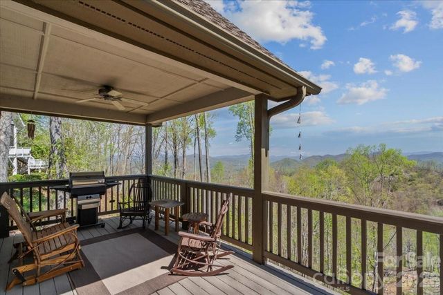410 Springhouse Drive, Burnsville, NC 28714