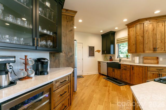 410 Springhouse Drive, Burnsville, NC 28714