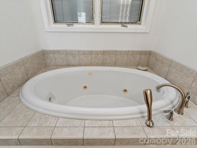 410 Springhouse Drive, Burnsville, NC 28714