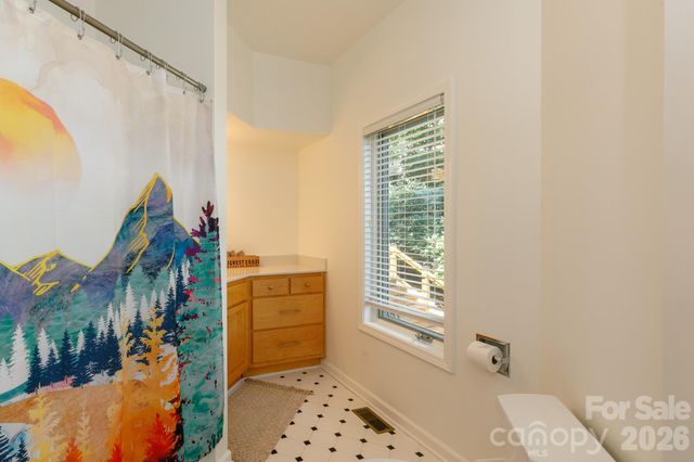 410 Springhouse Drive, Burnsville, NC 28714