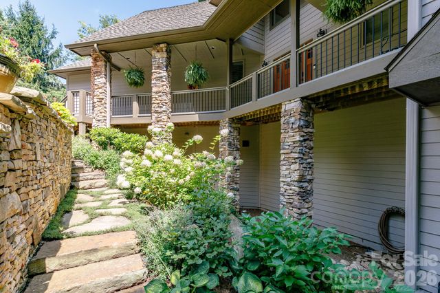 410 Springhouse Drive, Burnsville, NC 28714