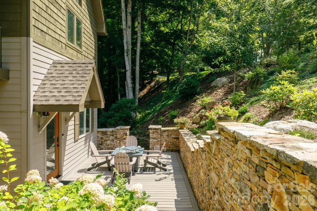 410 Springhouse Drive, Burnsville, NC 28714
