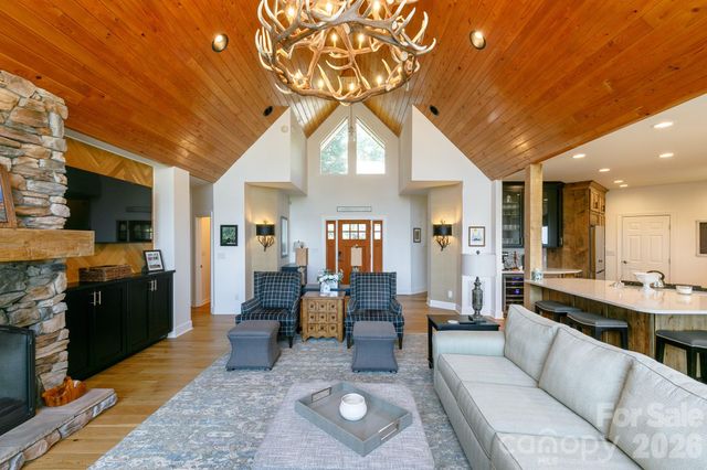410 Springhouse Drive, Burnsville, NC 28714