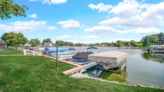 5040 Spinnaker Lane C, Crown Point, IN 46307