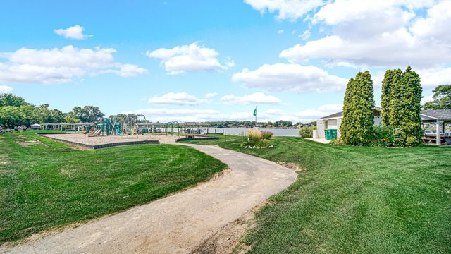 5040 Spinnaker Lane C, Crown Point, IN 46307