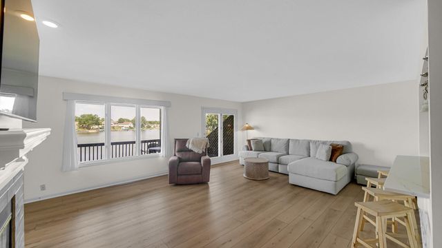 5040 Spinnaker Lane C, Crown Point, IN 46307