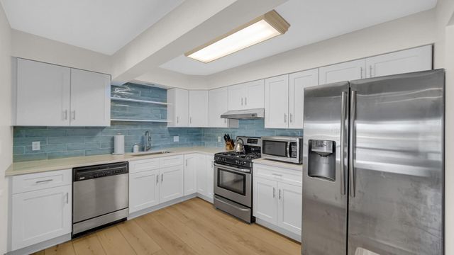 5040 Spinnaker Lane C, Crown Point, IN 46307