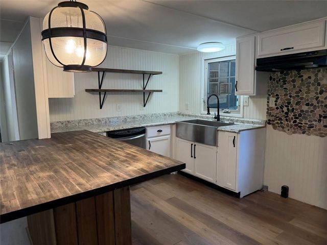 8732 CR 647 S, Bushnell, FL 33513