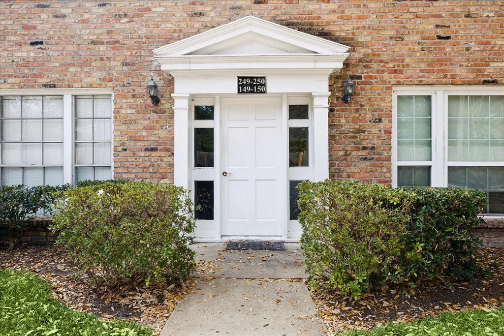 4040 San Felipe Street 149, Houston, TX 77027