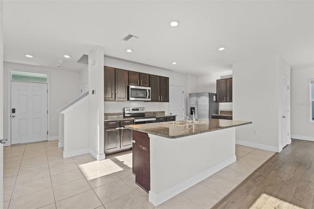 10940 TRAILING VINE DRIVE, Tampa, FL 33610