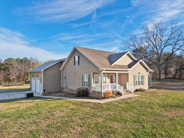 292 District Line Road, Trenton, GA 30752