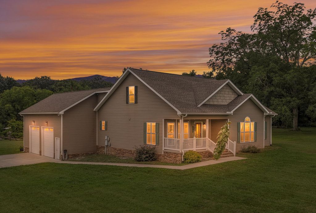 292 District Line Road, Trenton, GA 30752