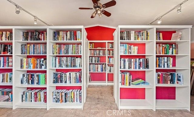 9925 Redwood, Hesperia, CA 92345