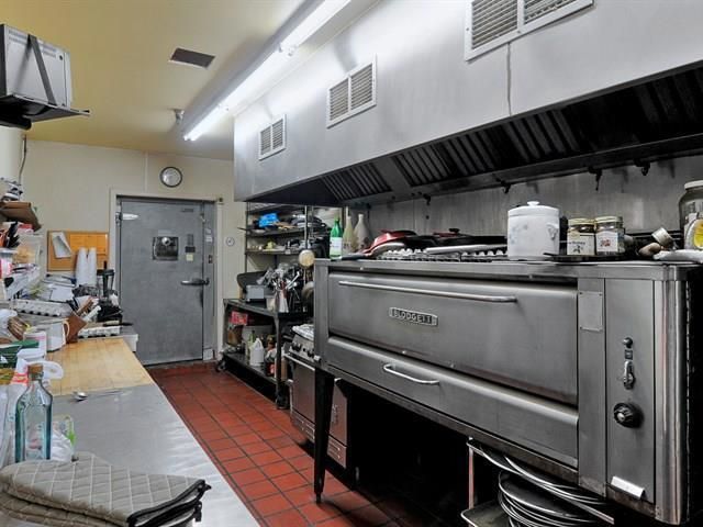 22990 Santa Cruz Highway 17, Los Gatos, CA 95033