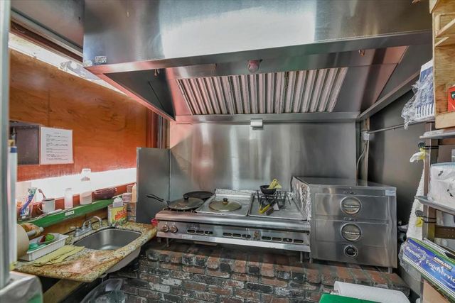 22990 Santa Cruz Highway 17, Los Gatos, CA 95033