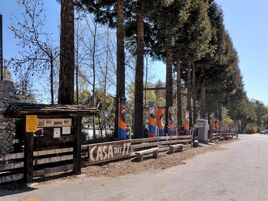Image 1 of property listing at 22990 Santa Cruz Highway 17, Los Gatos, CA 95033