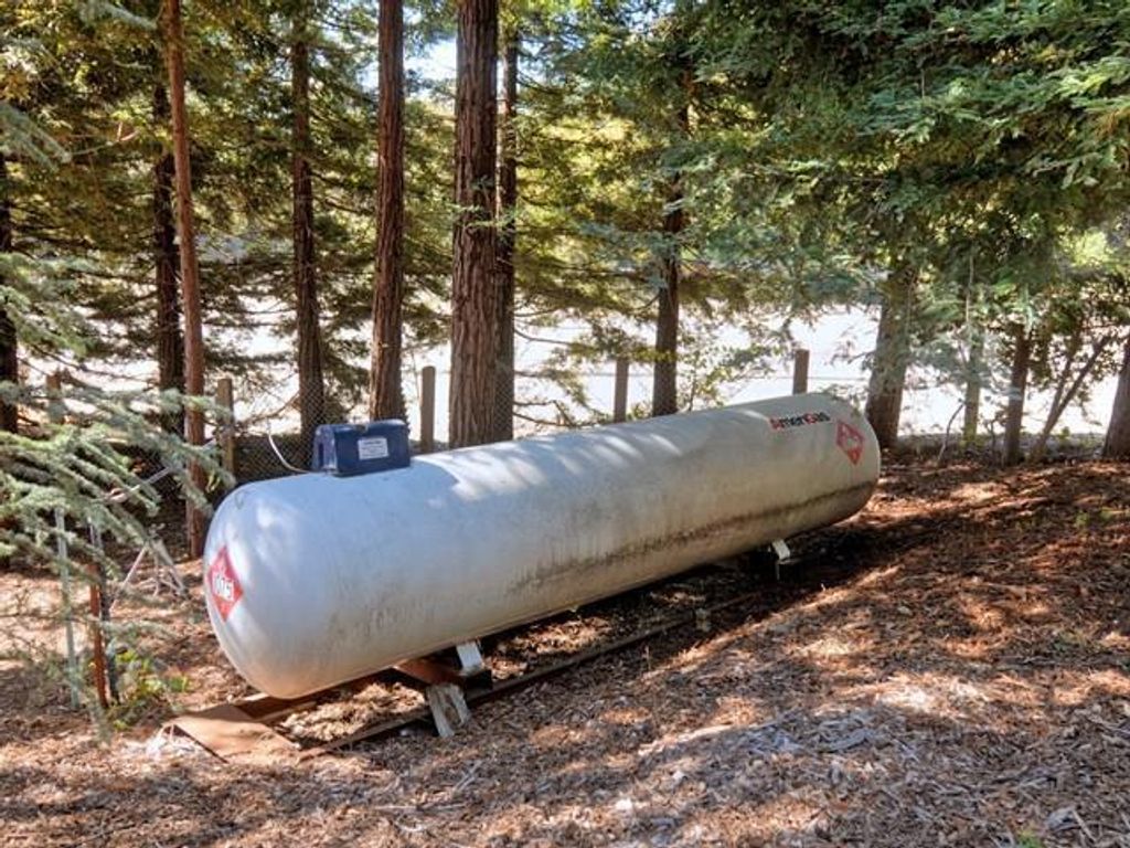 Image 10 of property listing at 22990 Santa Cruz Highway 17, Los Gatos, CA 95033