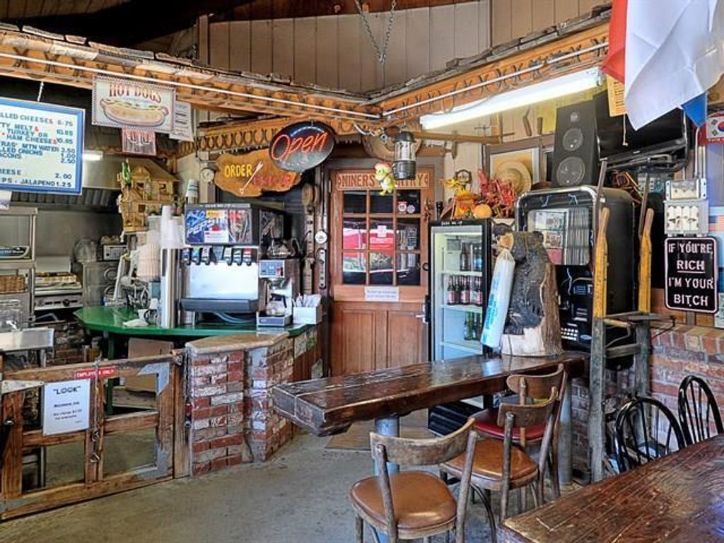 Image 12 of property listing at 22990 Santa Cruz Highway 17, Los Gatos, CA 95033