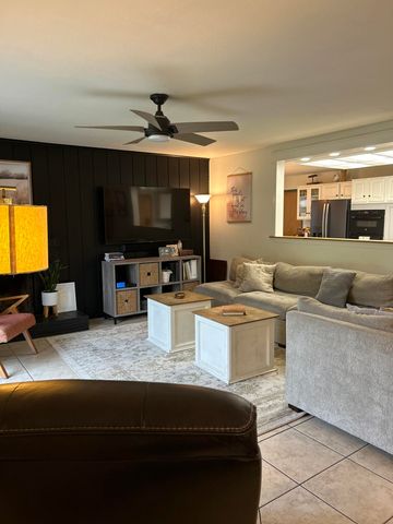 3722 W Paradise Avenue, Visalia, CA 93277