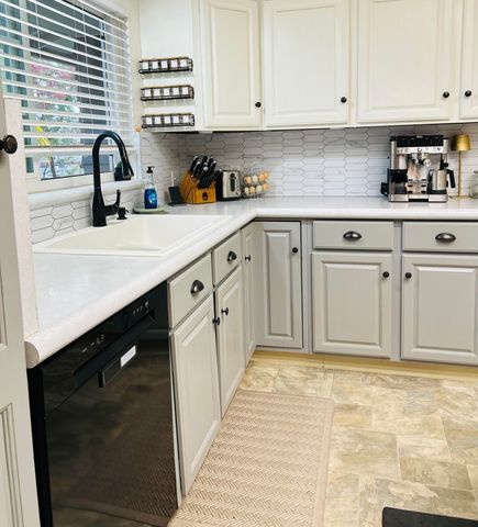 3722 W Paradise Avenue, Visalia, CA 93277