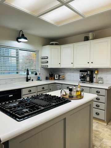 3722 W Paradise Avenue, Visalia, CA 93277