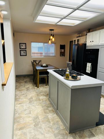 3722 W Paradise Avenue, Visalia, CA 93277