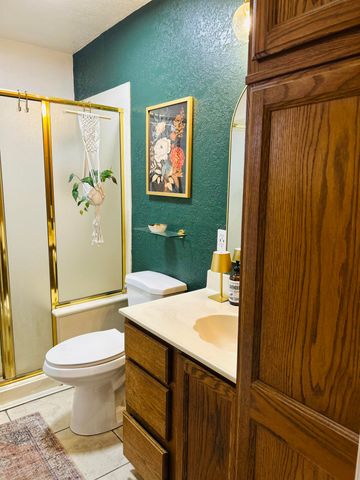 3722 W Paradise Avenue, Visalia, CA 93277