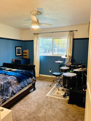 3722 W Paradise Avenue, Visalia, CA 93277