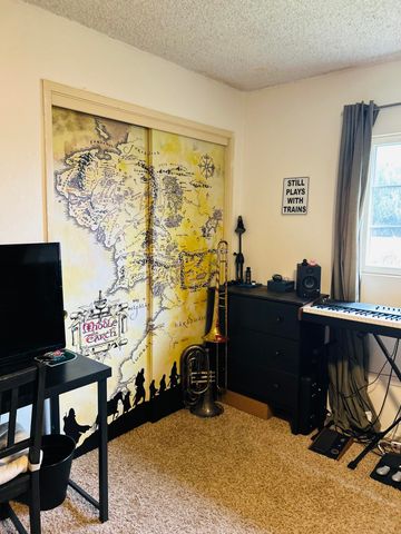 3722 W Paradise Avenue, Visalia, CA 93277