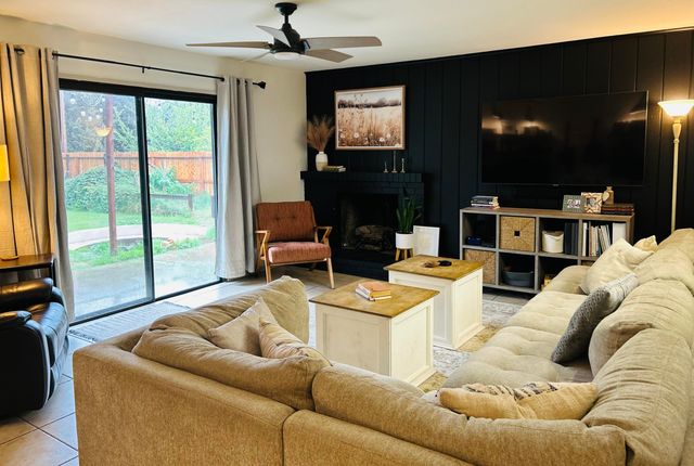 3722 W Paradise Avenue, Visalia, CA 93277