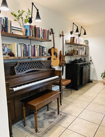 3722 W Paradise Avenue, Visalia, CA 93277