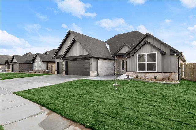 701 Bronco Street, Centerton, AR 72719