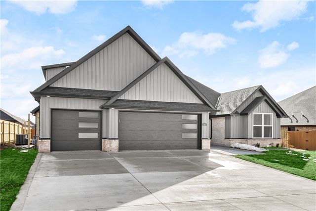 701 Bronco Street, Centerton, AR 72719