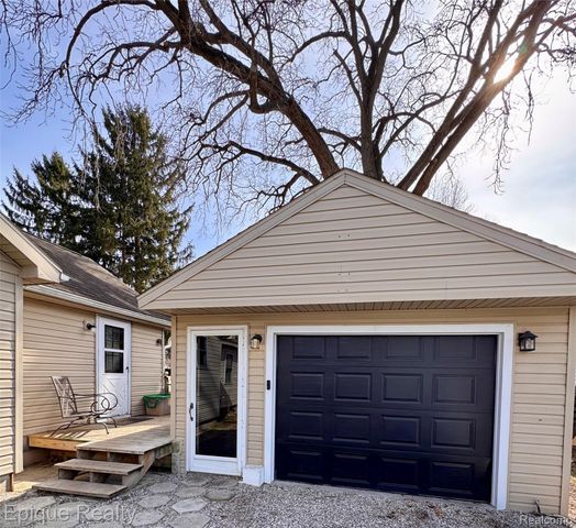 324 E Center Street, Petersburg, MI 49270