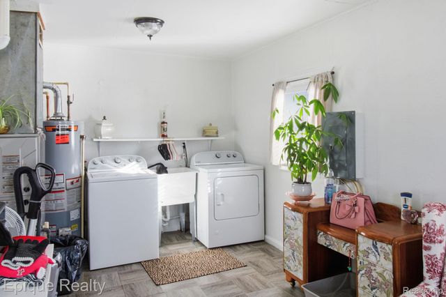 324 E Center Street, Petersburg, MI 49270