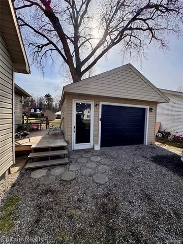 324 E Center Street, Petersburg, MI 49270