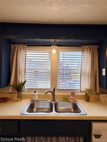 324 E Center Street, Petersburg, MI 49270