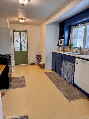 324 E Center Street, Petersburg, MI 49270