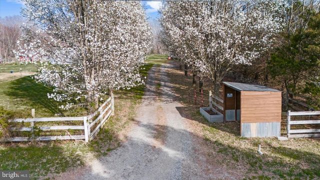 23165 FORK BRIDGE RD, Milford, VA 22514