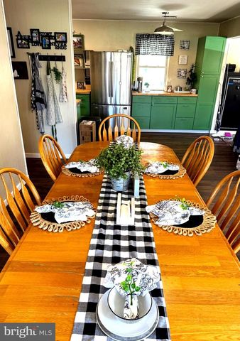 23165 FORK BRIDGE RD, Milford, VA 22514