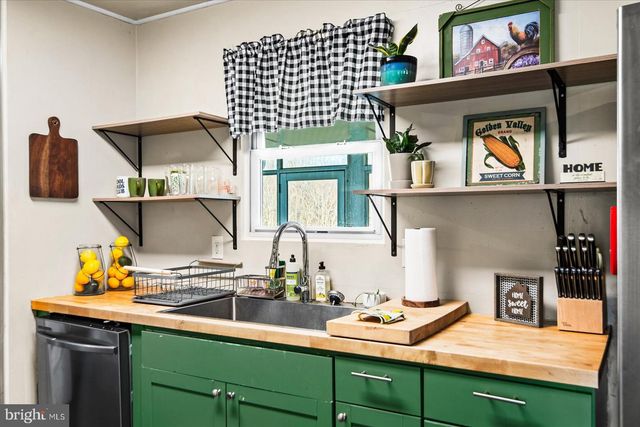 23165 FORK BRIDGE RD, Milford, VA 22514