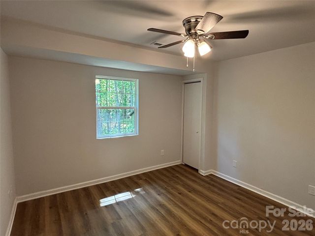 6211 Spanish Oak Road, Charlotte, NC 28227