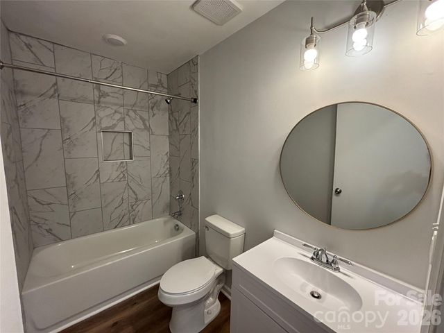 6211 Spanish Oak Road, Charlotte, NC 28227