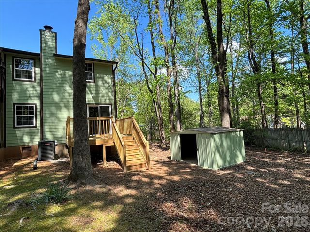 6211 Spanish Oak Road, Charlotte, NC 28227